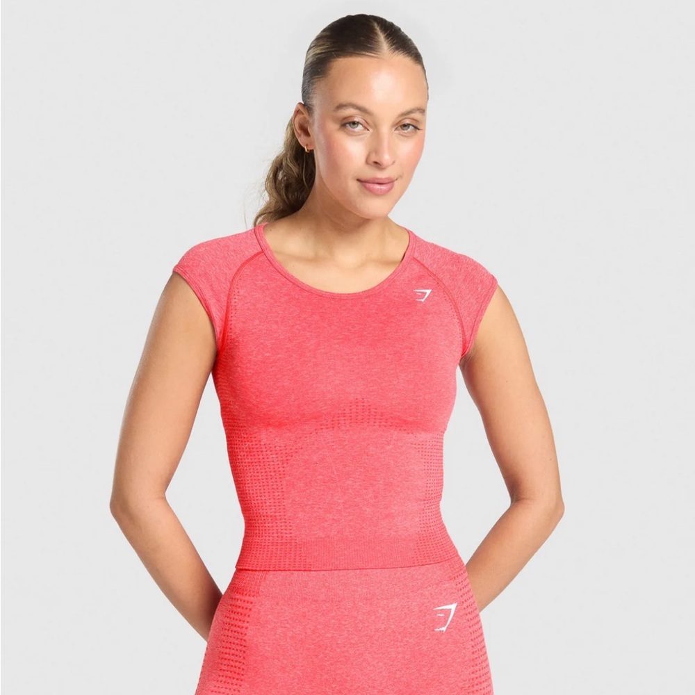 GYMSHARK - Vital Seamless Scoop Neck Crop Top - Small Body Fit - Red/Coral